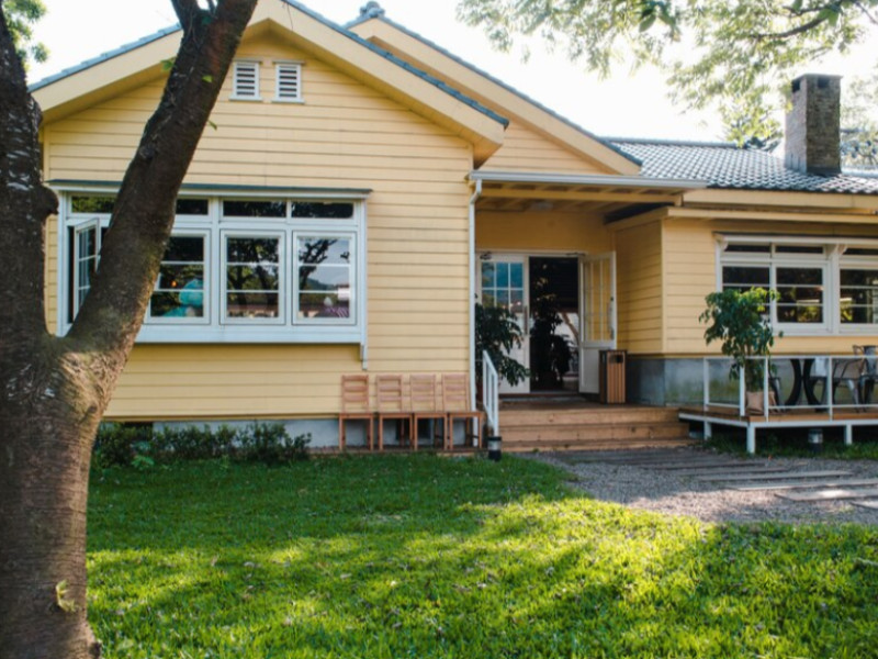 Аналитика ВТБ: большинство россиян тратят на ремонт дачи до 500 тысяч рублей