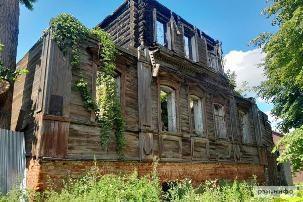 В Рязани намерены продать разрушенный памятник «Дом священника Любомудрова»