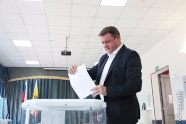 «Волнительно». Любимов проголосовал на избирательном участке около Кремля