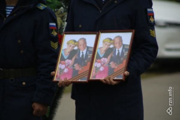 Рязанец, получивший полмиллиона за помощь в поиске убийцы ветерана, потратил деньги за час Рязанец, получивший полмиллиона за помощь в поиске убийцы ветерана, потратил деньги за час