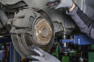 Россиян предупредили о возможном дефиците автозапчастей