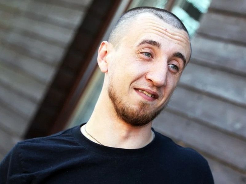 В Москве умер рэпер Саша Скул В Москве умер рэпер Саша Скул
