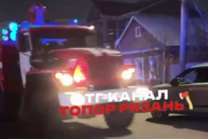 Около речного порта в Рязани заметили машины экстренных служб
