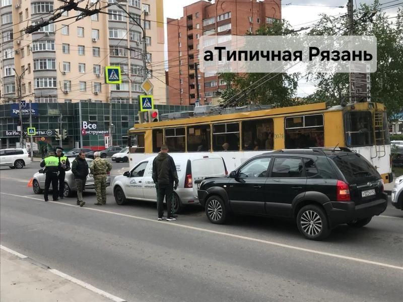 В Рязани произошло массовое ДТП В Рязани произошло массовое ДТП