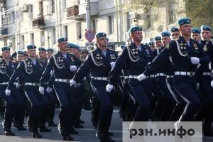 Опубликован фоторепортаж со встречи десантников на площади Победы в Рязани