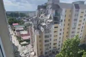 В Саратове часть многоэтажки обрушилась из-за взрыва газа