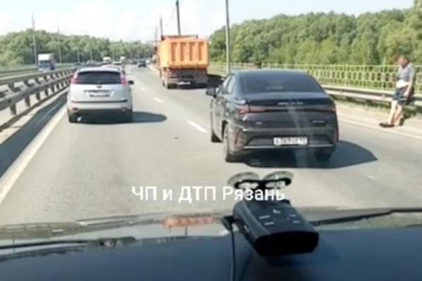 В Рязани на Северной окружной произошло ДТП с большегрузом