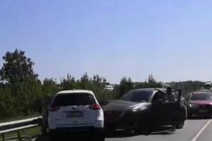 Около Дубровичей произошло ДТП, на месте образовалась многокилометровая пробка