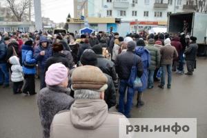 На рынке в Рязани у пенсионера силой отобрали деньги