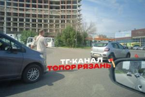 В Рязани случилась авария с участием «Рено»