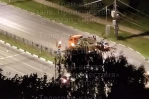 В Рязани на Московском шоссе столкнулись легковушка и мусоровоз