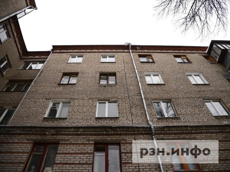 Волонтеры спасли запертых в квартире рязанцев