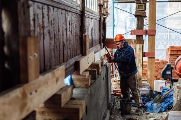 В клубе Дворянского собрания залили новый фундамент