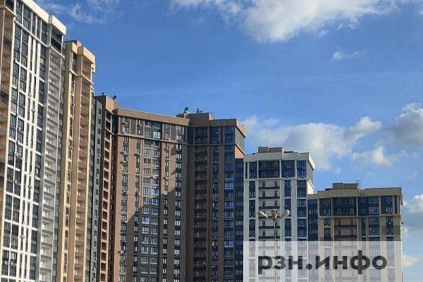 В минстрое выдали первые сертификаты рязанцам, пострадавшим от атаки БПЛА в мае