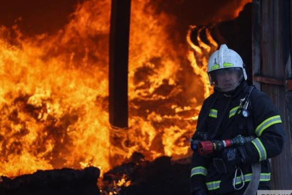 В Рязанской области потушили пожар в двухквартирном доме