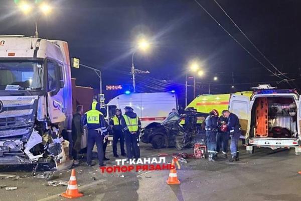 В Рязани произошло ДТП с фурой, есть пострадавшие