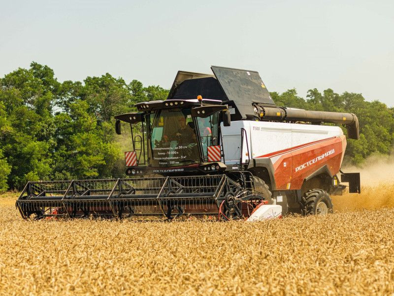 Феноменально работает в поле. Эксперты анализируют секрет успеха комбайна Т500