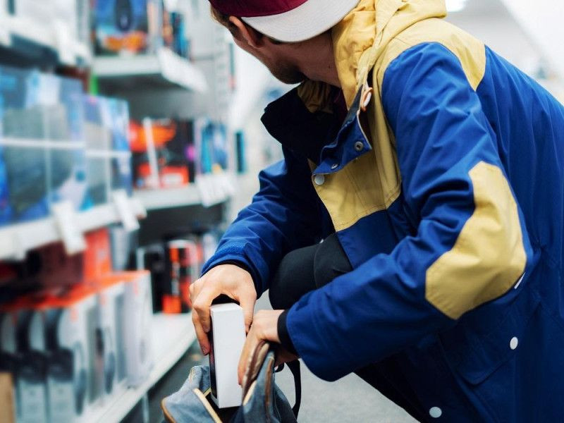 Кто такие шоплифтеры и почему они хвастаются воровством в магазинах