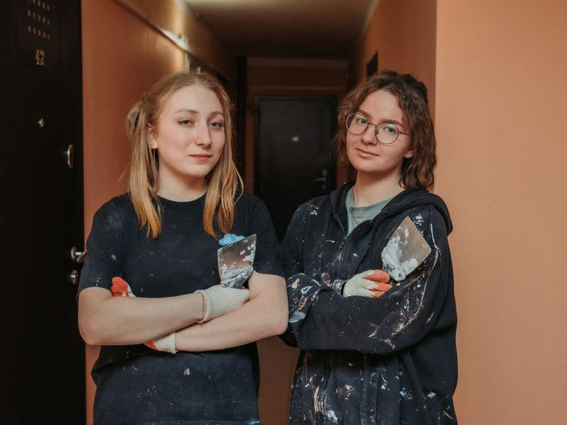 Студентки-отделочницы из «Зеленого сада» получили благодарность жильцов